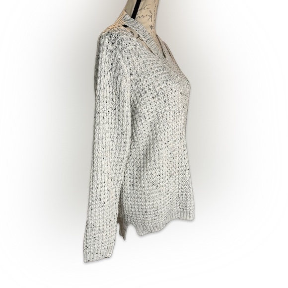 Papillon Sweater - Picture 2 of 6